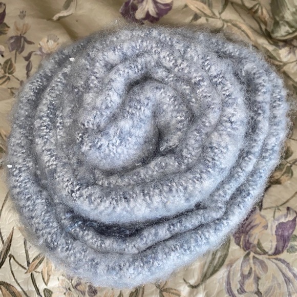 Kohl’s Throw Blanket - Picture 2 of 3